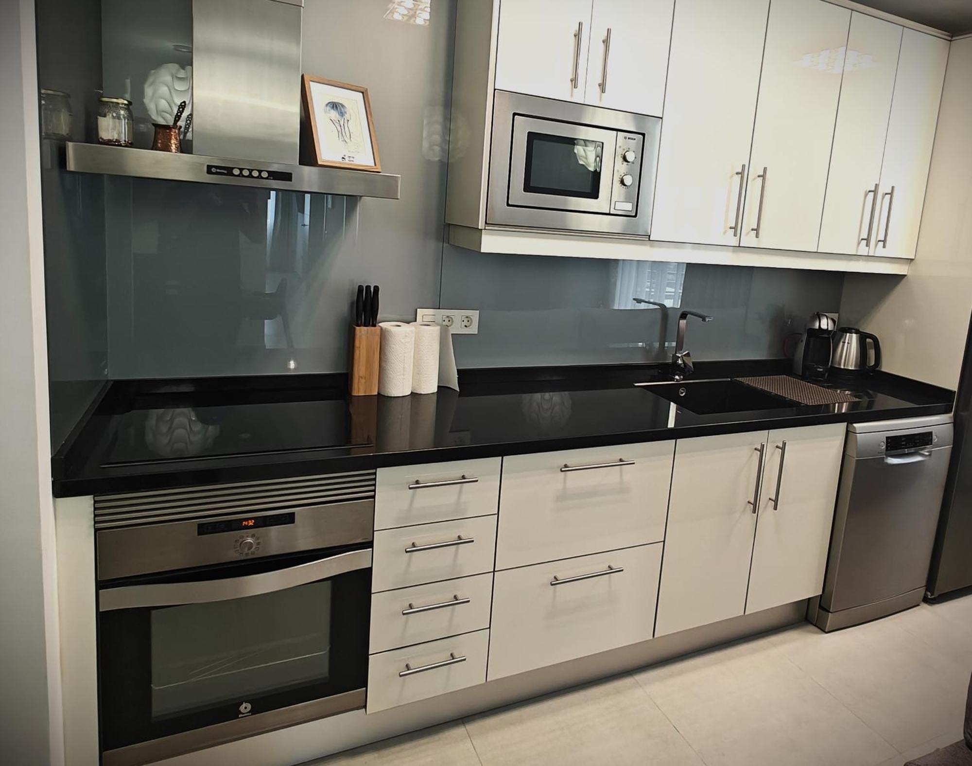 Sun Apartment - 3 Bedrooms, Priv Parking, Pool, Ac, Tv Channels, Fibre Net לוס כריסטיאנוס מראה חיצוני תמונה