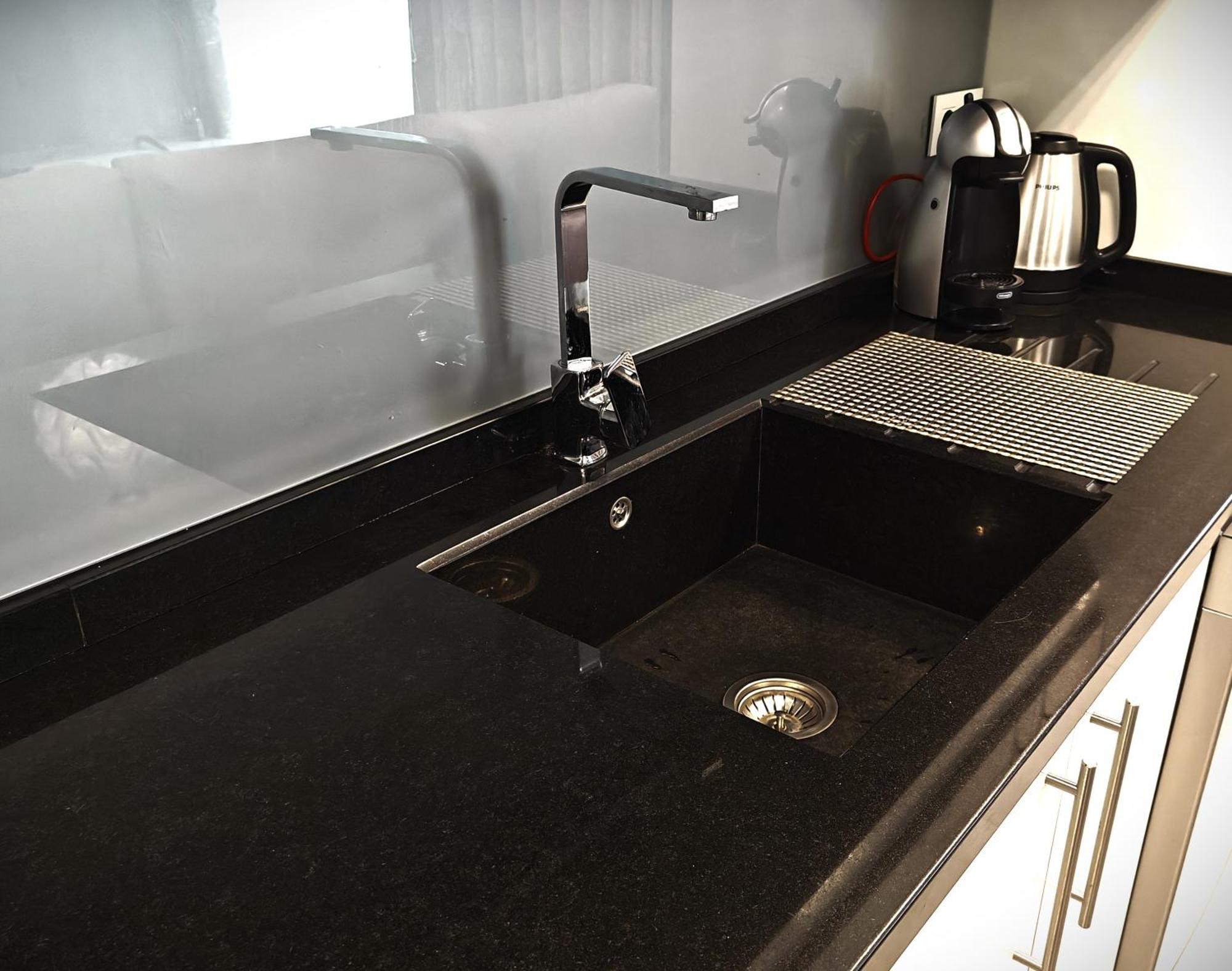 Sun Apartment - 3 Bedrooms, Priv Parking, Pool, Ac, Tv Channels, Fibre Net לוס כריסטיאנוס מראה חיצוני תמונה